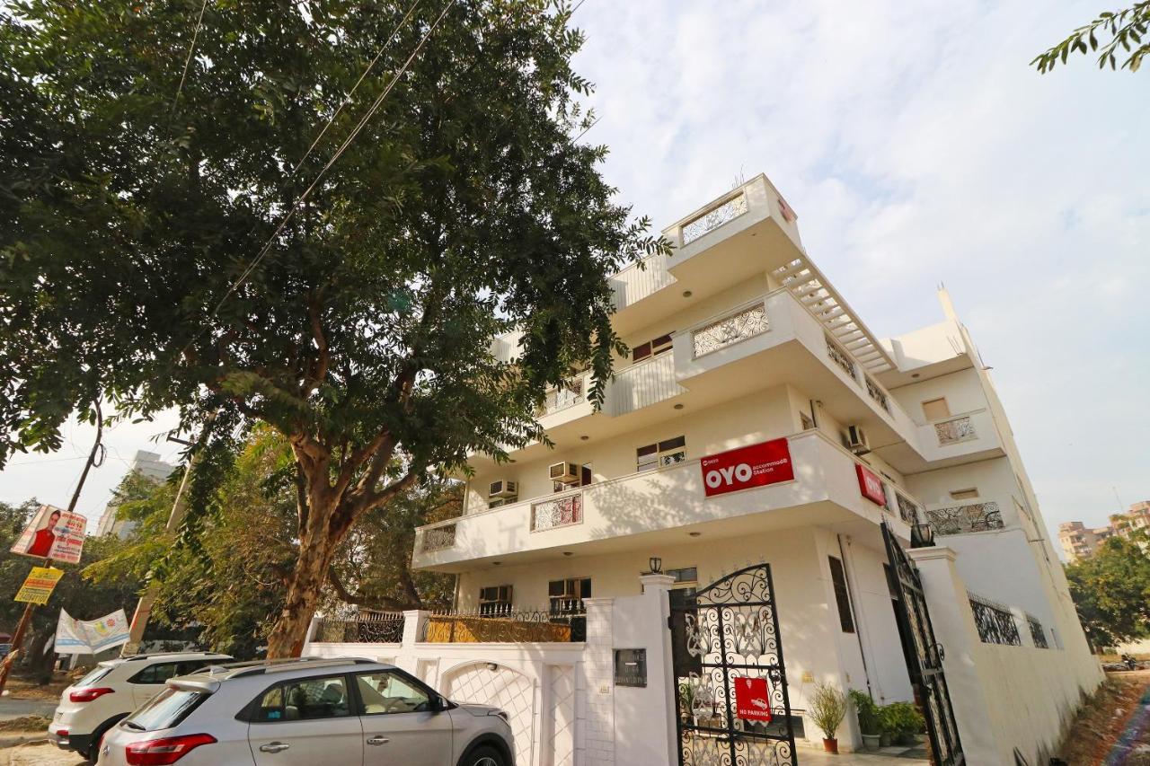 Oyo 6608 Sector 56 Otel Badshahpur Dış mekan fotoğraf